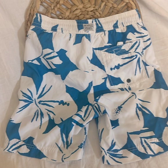 Gap board shorts. Boys size M (8) - Picture 3 of 5